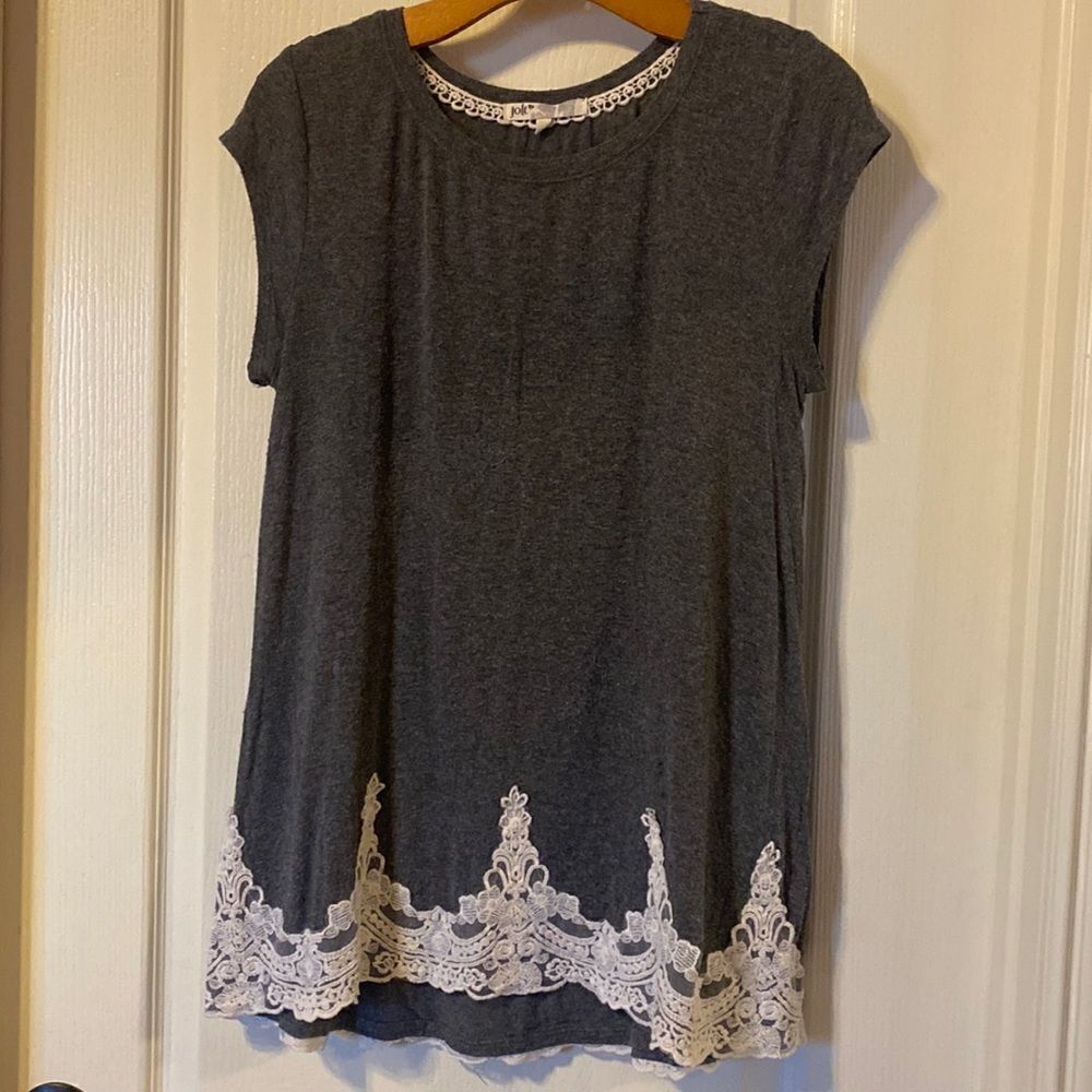 Jolt Women’s Blouse with Cream Embroidery Size Large NWOT